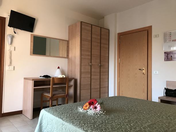 Imagen de la habitación del Hotel Ondina e Milazzo. Foto 4