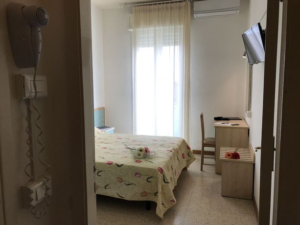 Imagen de la habitación del Hotel Ondina e Milazzo. Foto 9