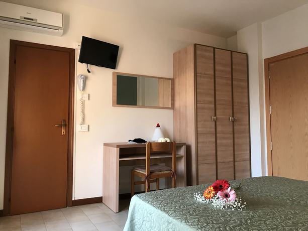 Imagen de la habitación del Hotel Ondina e Milazzo. Foto 12