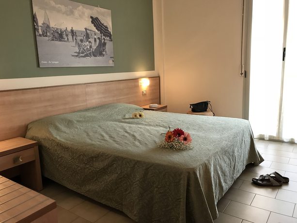 Imagen de la habitación del Hotel Ondina e Milazzo. Foto 13