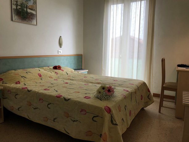 Imagen de la habitación del Hotel Ondina e Milazzo. Foto 14