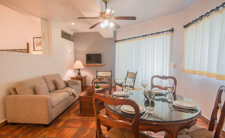 Imagen general del Hotel One Beach Street Puerto Vallarta. Foto 9