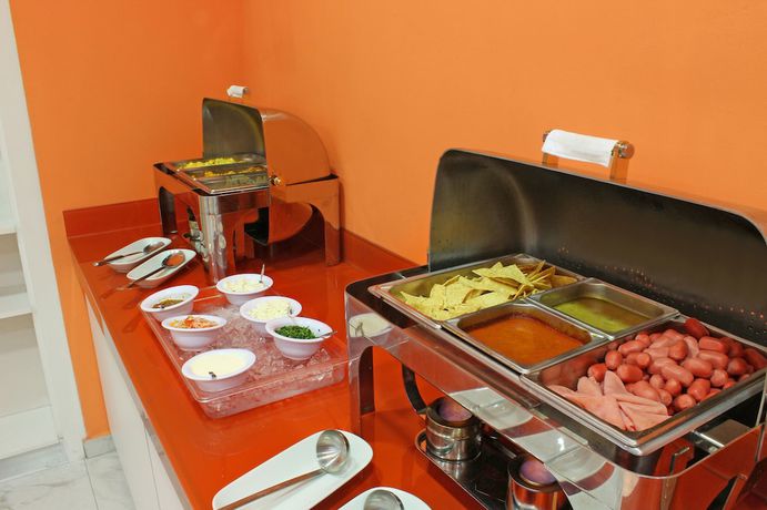 Imagen del bar/restaurante del Hotel One Chihuahua Fashion Mall. Foto 2