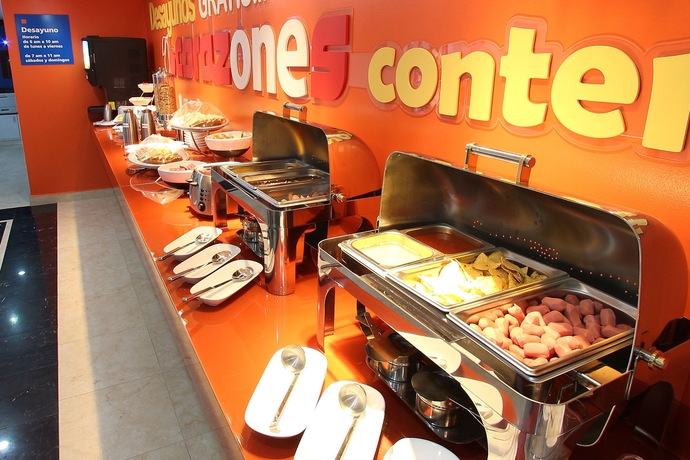 Imagen del bar/restaurante del Hotel One Ciudad De México Alameda. Foto 8