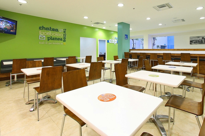 Imagen del bar/restaurante del Hotel One Ciudad De Mexico Patriotismo. Foto 2