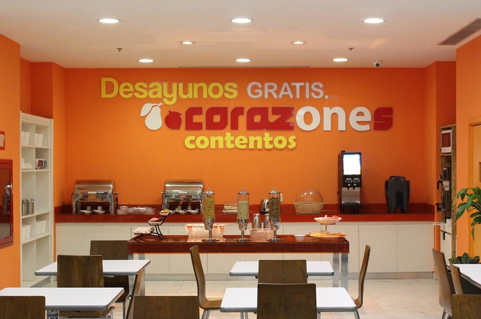 Imagen del bar/restaurante del Hotel One Ciudad De Mexico Patriotismo. Foto 4