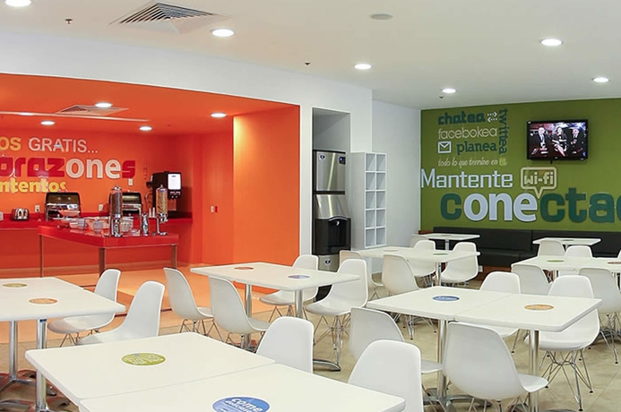 Imagen del bar/restaurante del Hotel One Ciudad De Mexico Patriotismo. Foto 5