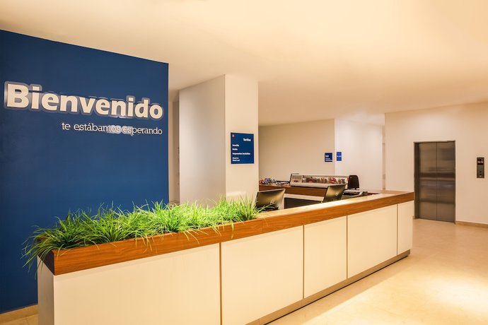 Imagen de los interiores del Hotel One Ciudad de Mexico La Raza. Foto 18