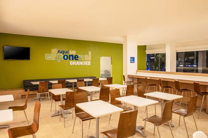 Imagen del bar/restaurante del Hotel One Ciudad de Mexico La Raza. Foto 6