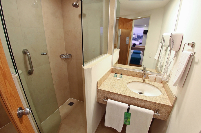 Imagen de la habitación del Hotel One Culiacan Forum. Foto 7