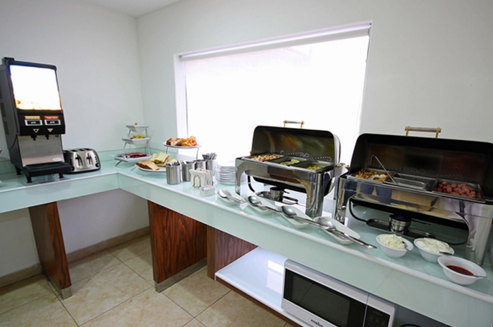 Imagen del bar/restaurante del Hotel One Guadalajara Centro Histórico. Foto 4