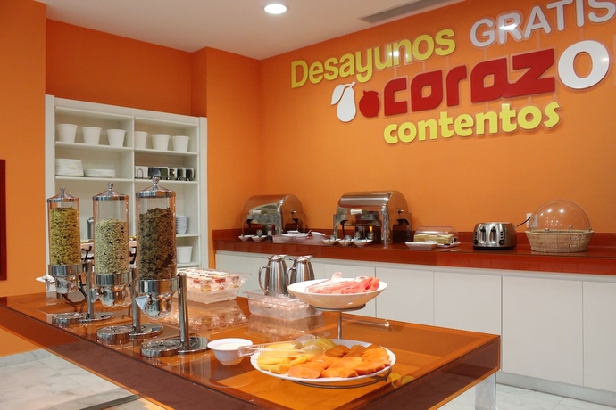 Imagen del bar/restaurante del Hotel One Guadalajara Tapatio. Foto 4