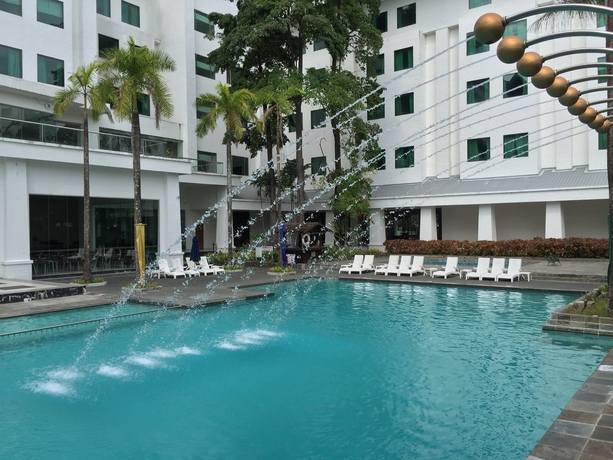 Imagen de la piscina del Hotel One Hotel Helang, Langkawi. Foto 16
