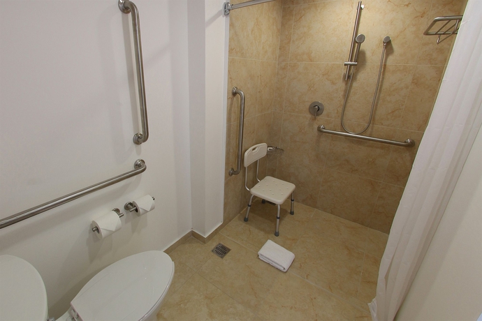 Imagen de la habitación del Hotel One La Paz. Foto 8