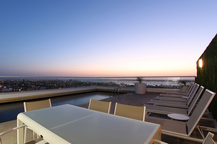 Imagen de la piscina del Hotel One La Paz. Foto 16