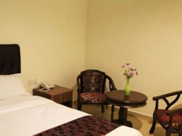 Imagen de la habitación del Hotel One Lintas Jaya. Foto 2