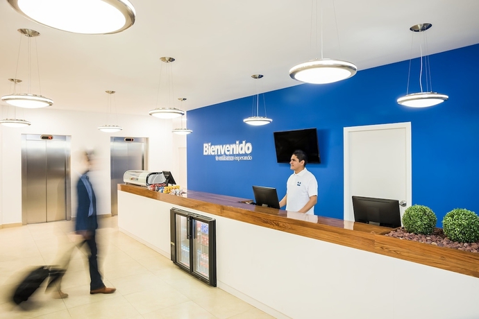 Imagen de los interiores del Hotel One Mexicali. Foto 19