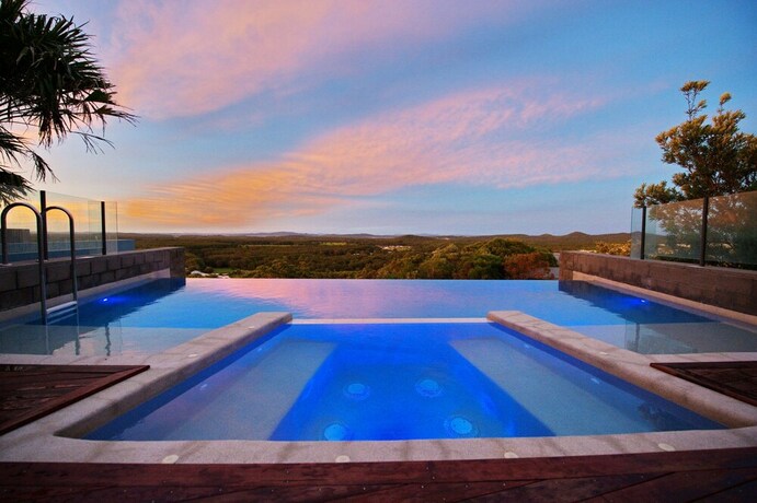 Imagen de la piscina del Hotel One Mile Ridge 9/26 One Mile Close. Foto 19