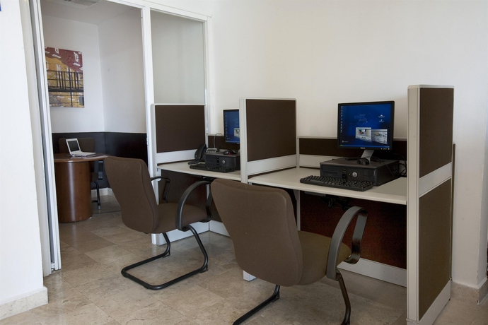 Imagen de los interiores del Hotel One Monterrey Aeropuerto. Foto 12