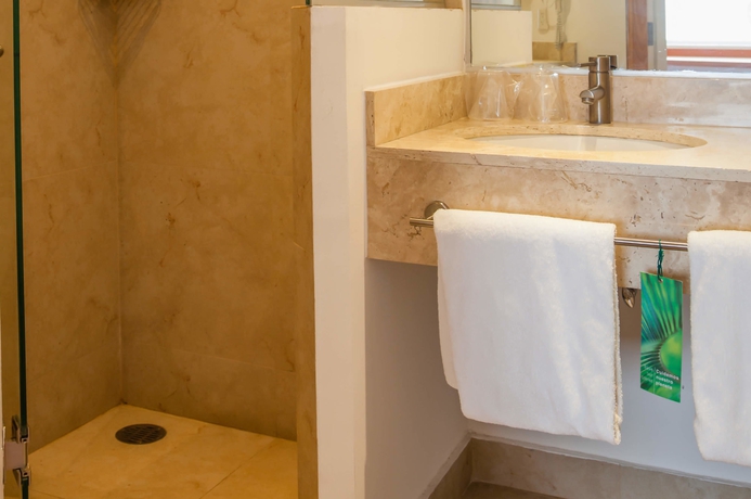 Imagen de la habitación del Hotel One Monterrey Aeropuerto. Foto 8