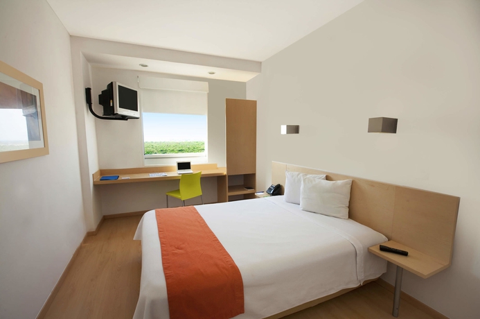 Imagen de la habitación del Hotel One Monterrey Aeropuerto. Foto 9