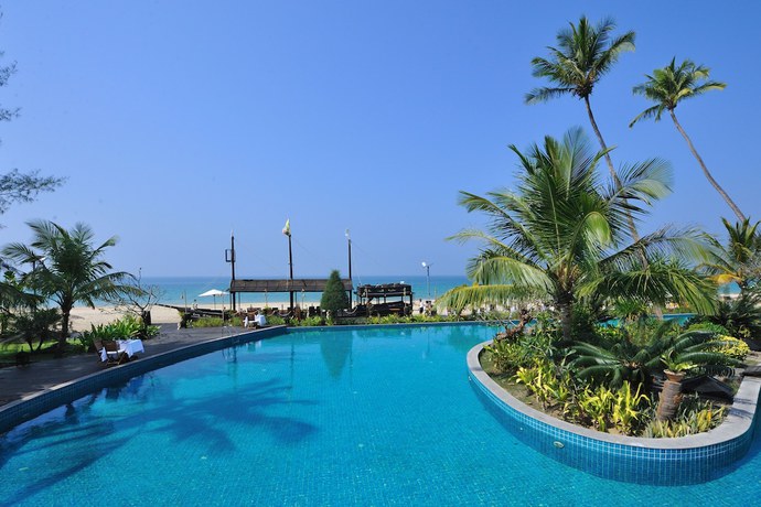 Imagen de la piscina del Hotel One Myanmar Resort Ngapali. Foto 12