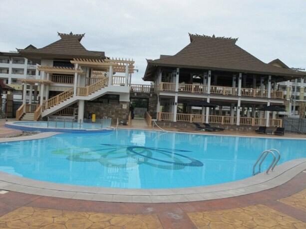 Imagen de la piscina del Hotel One Oasis Condotel. Foto 31