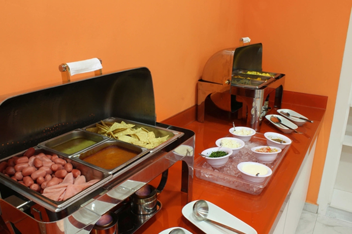 Imagen del bar/restaurante del Hotel One Oaxaca Centro. Foto 4