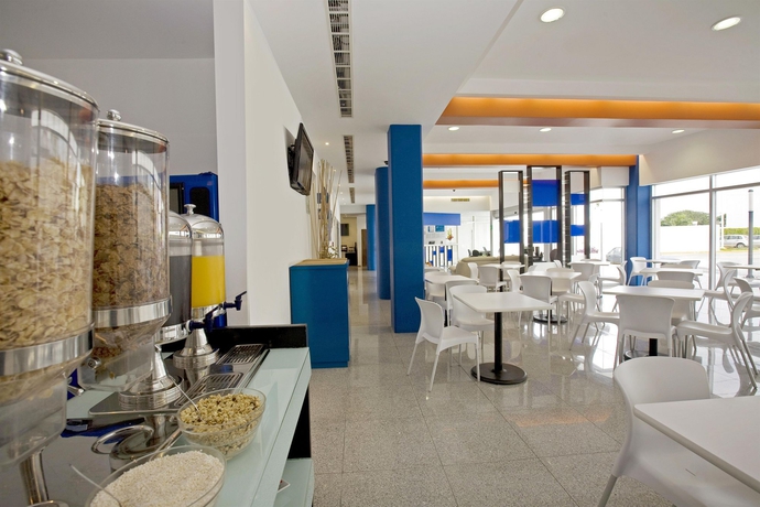 Imagen del bar/restaurante del Hotel One Playa Del Carmen. Foto 3