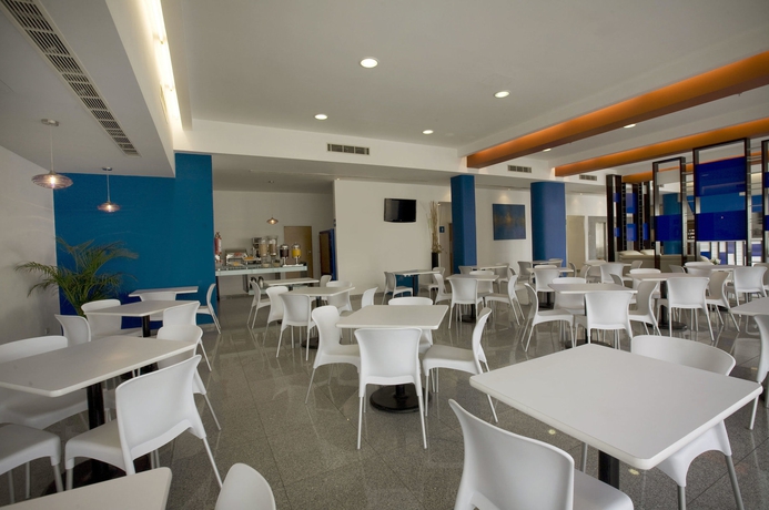 Imagen del bar/restaurante del Hotel One Playa Del Carmen. Foto 4