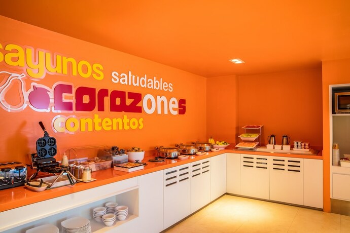 Imagen general del Hotel One Puebla Serdan. Foto 3