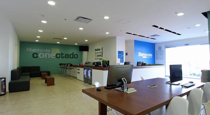 Imagen de los interiores del Hotel One Quer&eacute;taro Centro Sur. Foto 6