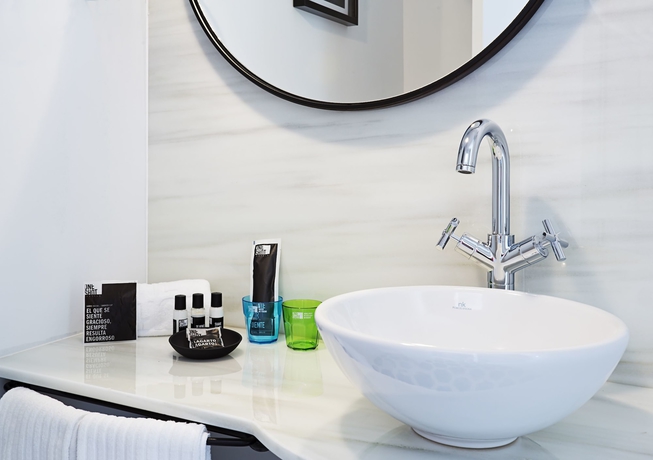 Imagen de la habitación del Hotel One Shot Conde Torrejón. Foto 13