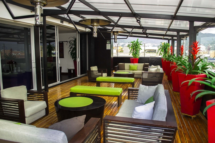 Imagen de los exteriores del Hotel One Sixteen. Foto 7