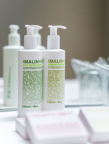 Imagen de la habitación del Hotel One Suite. Foto 10