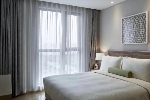Imagen de la habitación del Hotel One Sunland Serviced Suites Managed By Lanson Place. Foto 7