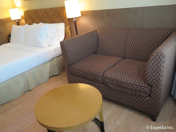 Imagen de la habitación del Hotel One Tagaytay Place. Foto 8