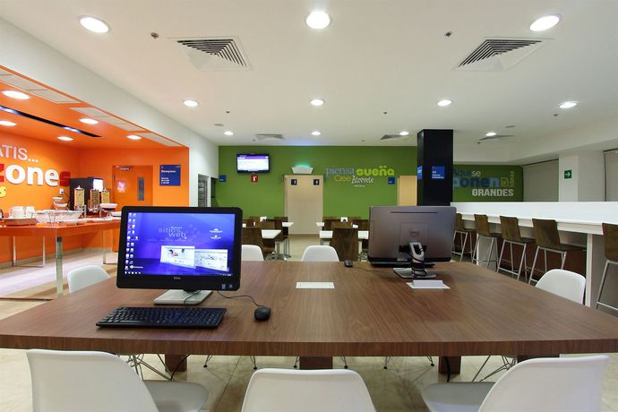 Imagen de los interiores del Hotel One Villahermosa Centro. Foto 10