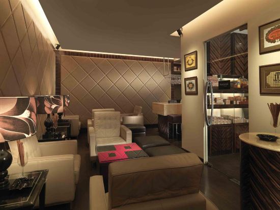 Imagen de los interiores del Hotel One World. Foto 15