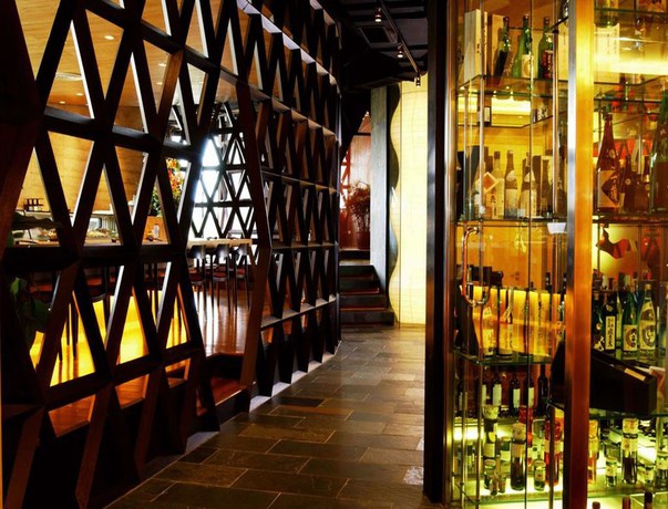 Imagen del bar/restaurante del Hotel One World. Foto 3