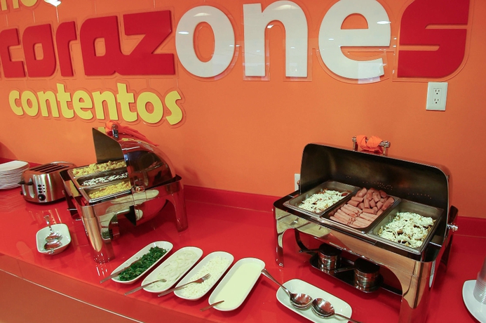 Imagen del bar/restaurante del Hotel One Xalapa Las Animas. Foto 5