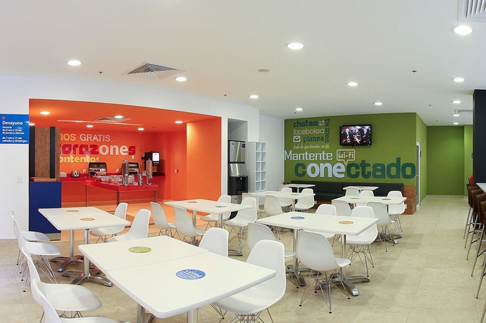 Imagen del bar/restaurante del Hotel One Xalapa Las Animas. Foto 6