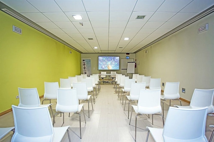 Imagen de los interiores del Hotel One and Restaurant. Foto 12