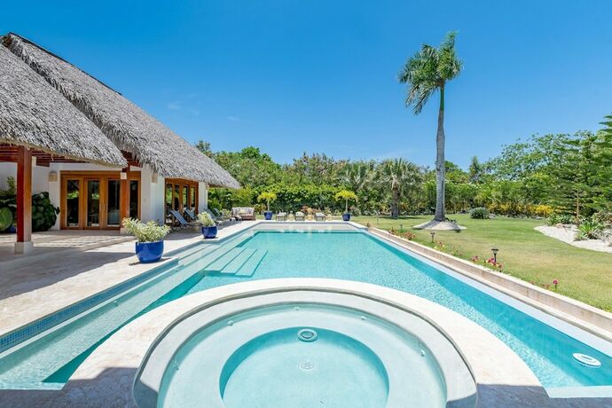 Imagen general del Hotel One of the Best Cap Cana Villas for Rent Large Pool Jacuzzi Chef Maid. Foto 1