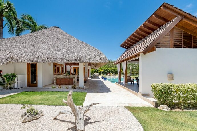 Imagen general del Hotel One of the Best Cap Cana Villas for Rent Large Pool Jacuzzi Chef Maid. Foto 2