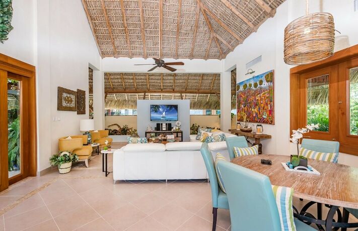 Imagen general del Hotel One of the Best Cap Cana Villas for Rent Large Pool Jacuzzi Chef Maid. Foto 4