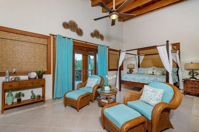 Imagen general del Hotel One of the Best Cap Cana Villas for Rent Large Pool Jacuzzi Chef Maid. Foto 7