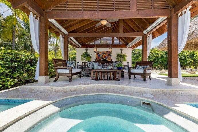 Imagen general del Hotel One of the Best Cap Cana Villas for Rent Large Pool Jacuzzi Chef Maid. Foto 8