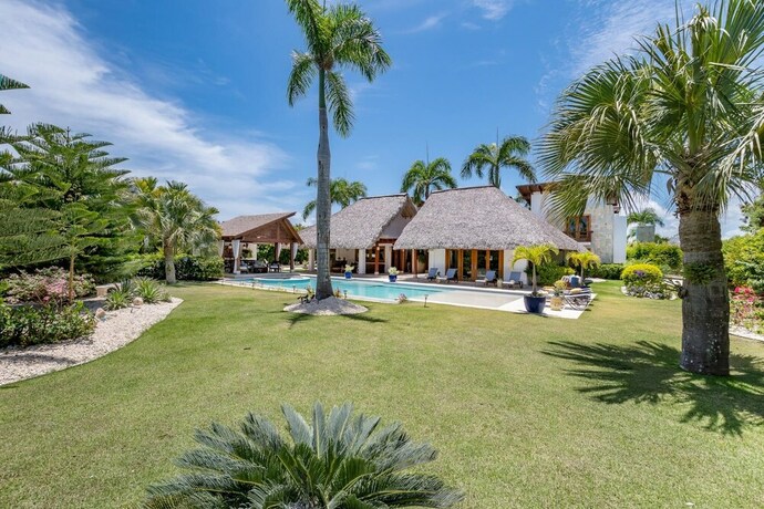 Imagen general del Hotel One of the Best Cap Cana Villas for Rent Large Pool Jacuzzi Chef Maid. Foto 12