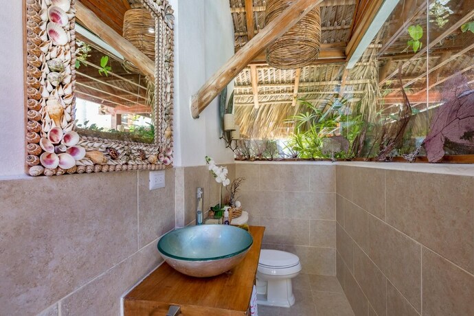 Imagen general del Hotel One of the Best Cap Cana Villas for Rent Large Pool Jacuzzi Chef Maid. Foto 14